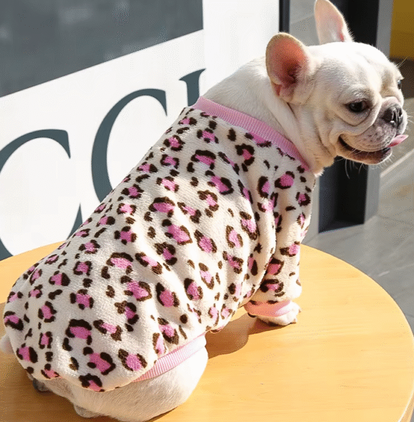 Pijamas de Franela para Perros – 7 Diseños Divertidos y Cálidos